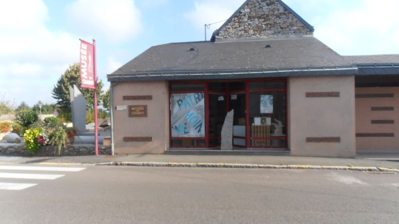 Fichier:Beconlesgranits musee granit 2015a.jpg