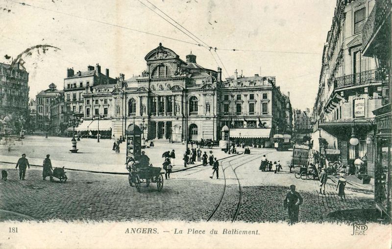 Fichier:Angers ralliement theatre.jpg