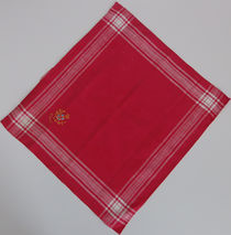 Photographie d'un mouchoir rouge de Cholet.