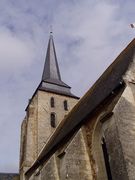Jarze eglise saint-cyr-et-saint-julitte clocher tors 2006.jpg