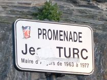 Photographie de la plaque de la promenade Jean Turc à Angers.