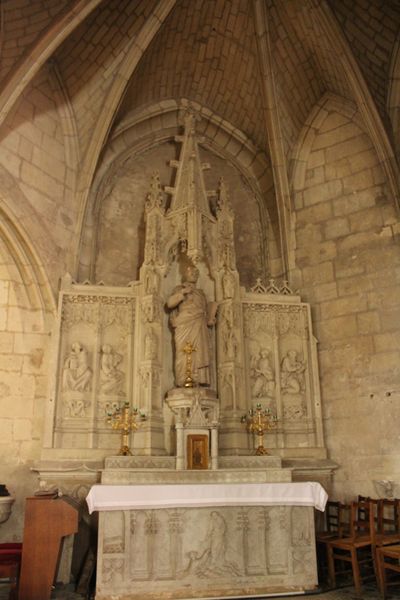 Fichier:Douelafontaine eglise saintpierre interieur 2020 7859.JPG