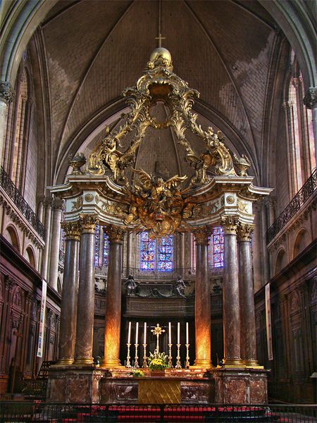 Fichier:Angers cathedrale ciborium 2008a.jpg
