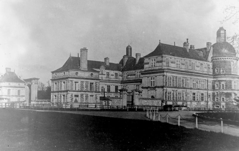 Fichier:Aa phot 03 chateau serrant.jpg
