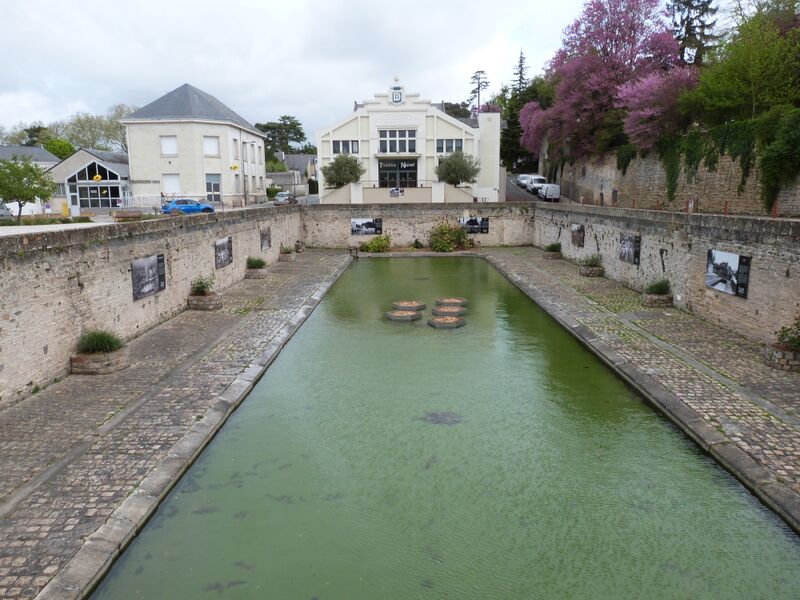 Fichier:Douelafontaine lavoir fontaines 2024c.jpg