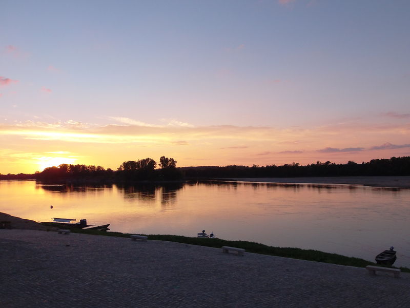 Fichier:Loire montjeansurloire 2014e.jpg