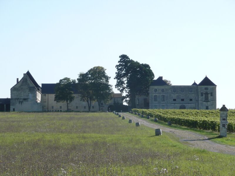 Fichier:Grezille chateau pimpean 2011a.jpg