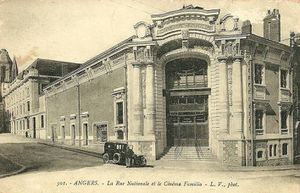 Carte postale du cinéma Familia.
