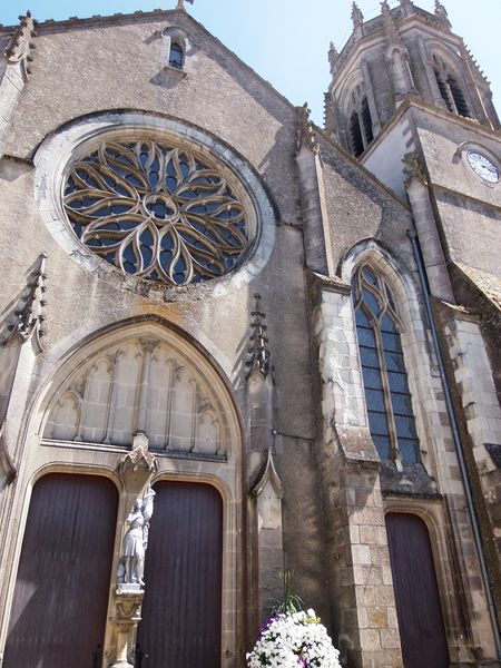 Fichier:Maulévrier église Saint Jean Baptiste -2015e.JPG