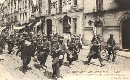 Carte postale ancienne. Départ de la Réserve du 66e Régiment d'Infanterie.