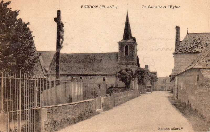 Fichier:Foudon calvaire eglise cartepostale.jpg