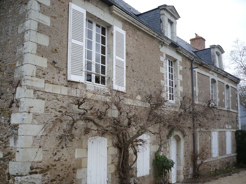 Fichier:Savennieres presbytere 2011a.jpg