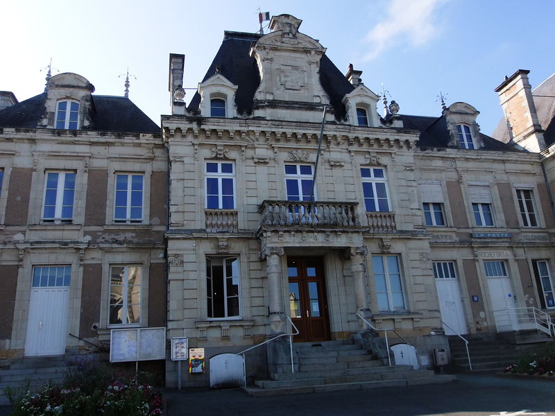 Fichier:Rochefortsurloire mairie 2014a.jpg