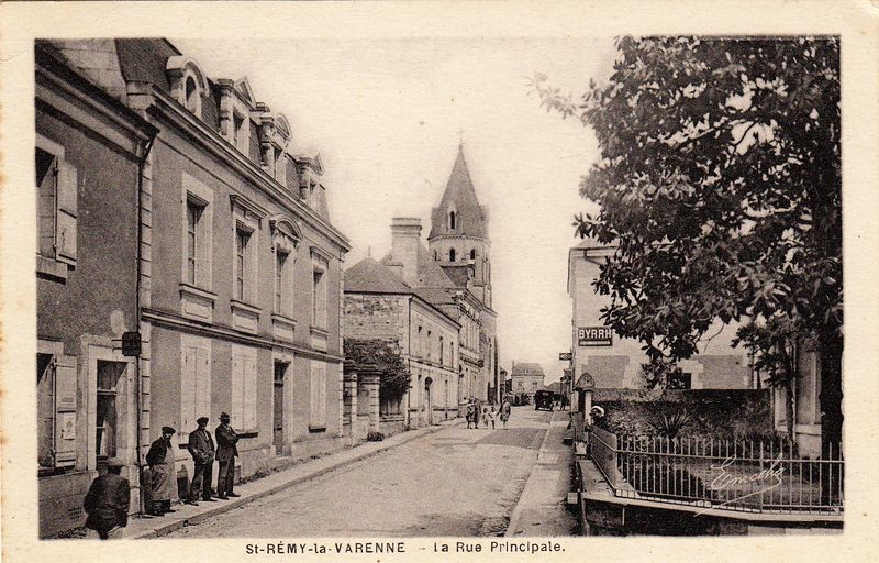Fichier:Saintremylavarenne-rue principale.jpg