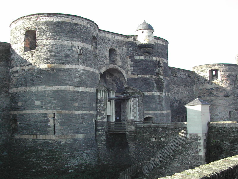 Fichier:Angers chateau 2003b.jpg