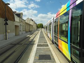 Photographie en 2012 du tramway à Avrillé.