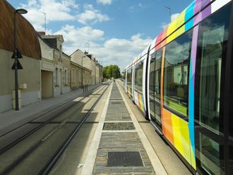 Photographie du tramway à Avrillé.