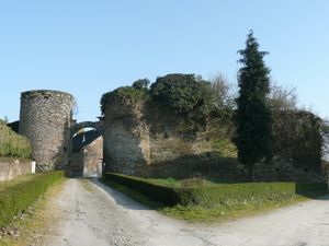 Photographie de l'entrée du château de Saint-Michel.