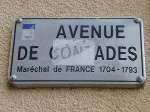 Photographie de la plaque de l'avenue de Contades à Angers.
