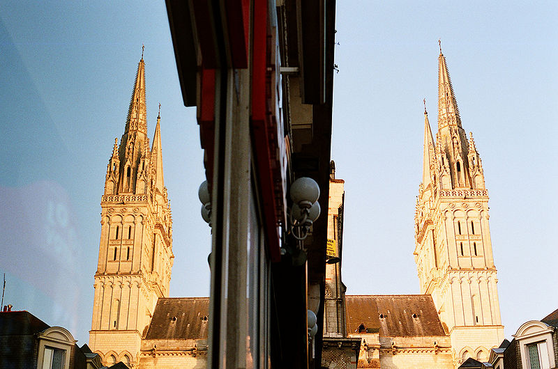 Fichier:Angers cathedrale.jpg