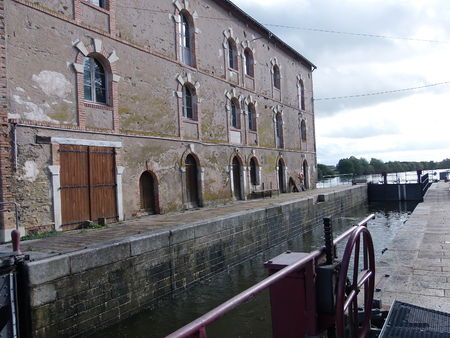 Écluse et moulin de Montreuil-sur-Maine