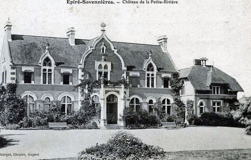 Fichier:Epire chateau petite riviere.jpg