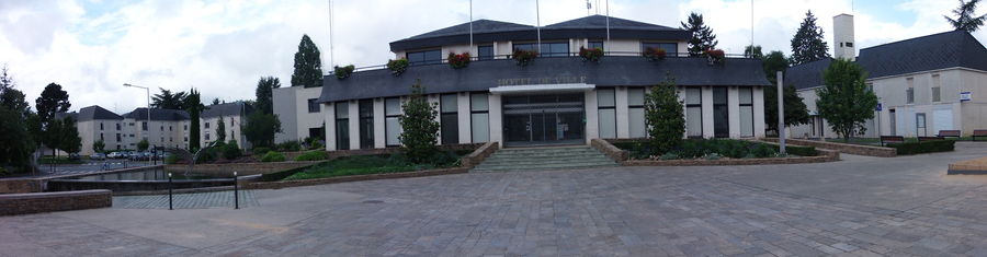 Photographie de la mairie d'Avrillé.