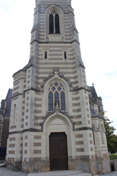 Fichier:Saintaubindeluigne eglise 2019 5910.jpg