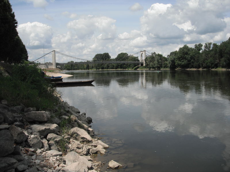 Fichier:Chalonnessurloire pont 2012b.jpg