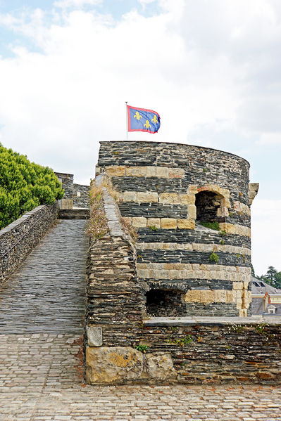 Fichier:Angers chateau tour 2014b.jpg