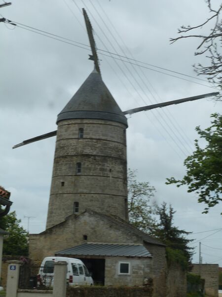 Fichier:Douelafontaine moulin cartier 2024b.jpg