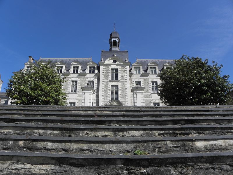 Fichier:Saintgeorgessurloire mairie 2018a.jpg