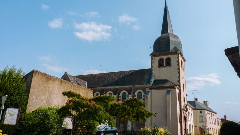 Fichier:Chantelouplesbois eglise saint michel 2023a.jpg