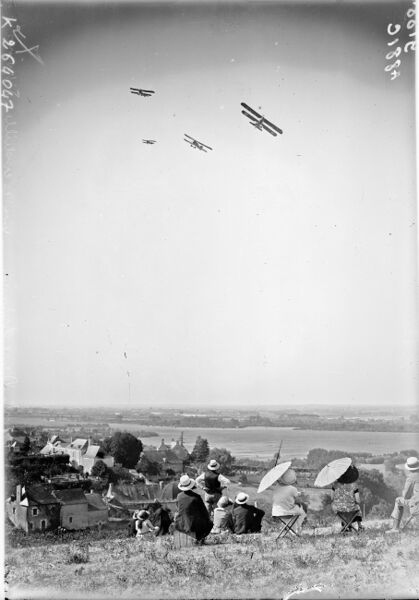 Fichier:Rochefortsurloire monument rene gasnier 1923.jpeg