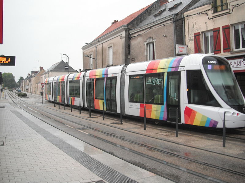 Fichier:Avrille tramway 2013 1.jpg