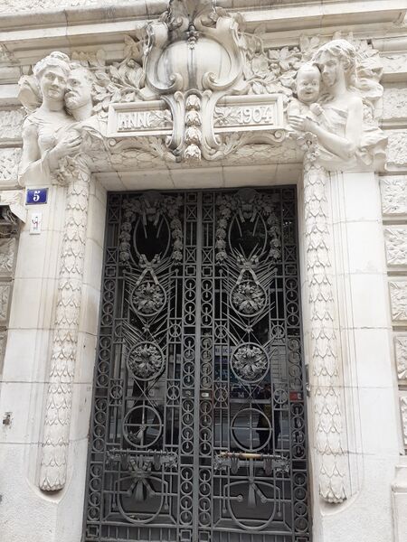 Fichier:Angers immeuble saintjulien 20240-1345.jpg