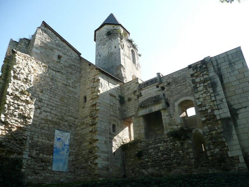 Fichier:Ambillouchateau chateau grezille 2011f.jpg