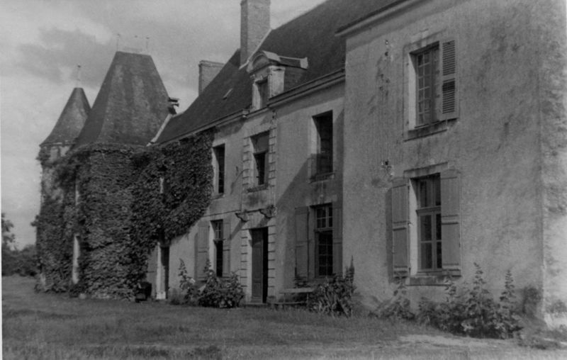 Fichier:Chapellesaintlaud chateau prince 1944c.jpg
