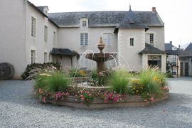 Saintlaurentdelaplaine museemetiers fontaine 2006a.jpg