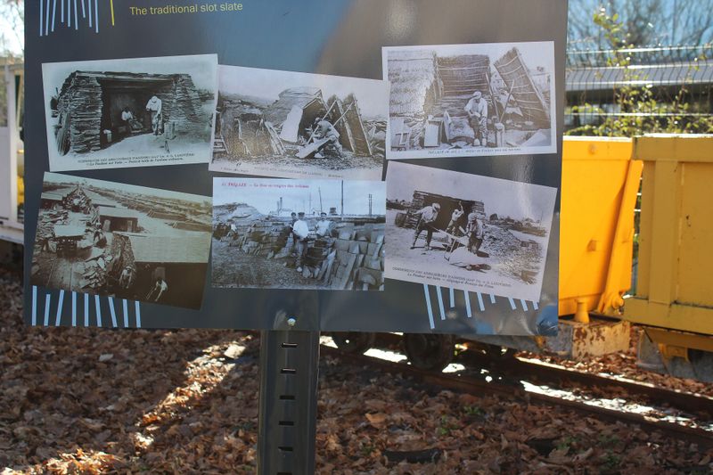 Fichier:Trélazé Musée de l'ardoise panneaux 2017-02b.jpg