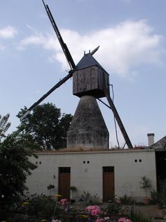 Photographie du moulin à vent du Champ des Îles.