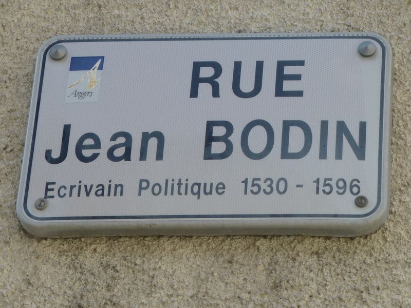 Fichier:Angers rue Jean Bodin plaque.jpg