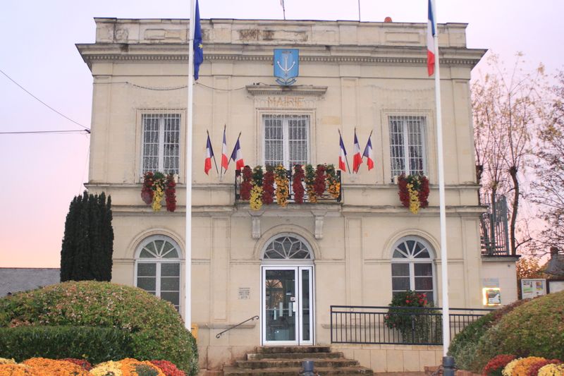 Fichier:Saintlambertdeslevees mairie 2014a.jpg