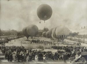 Photographie ancienne, Fête des ballons.