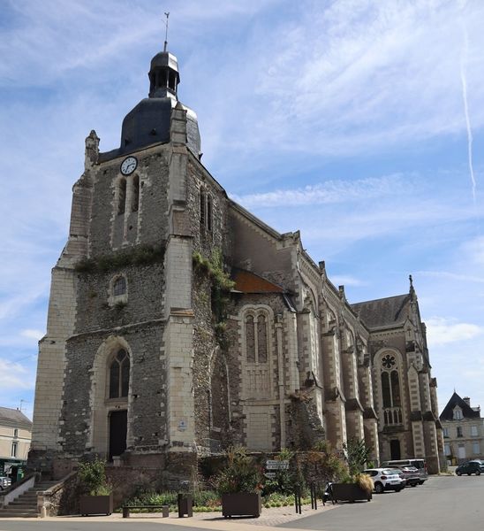 Fichier:Rochefortsurloire eglise saintecroix 2018a.jpg