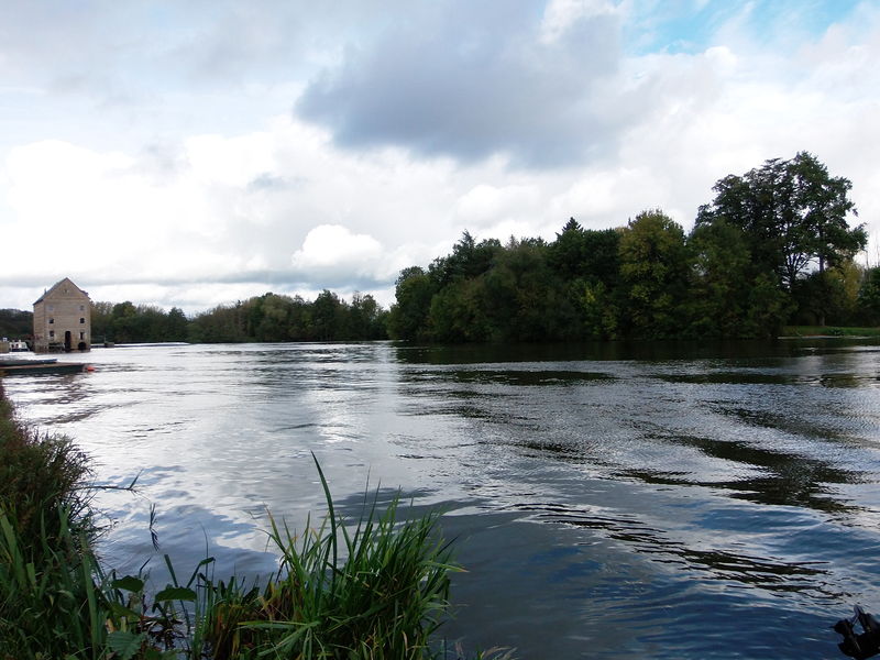 Fichier:Mayenne a montreuilsurmaine 2013-2.jpg