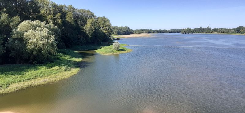 Fichier:Loire lombardieres r20-07.jpg