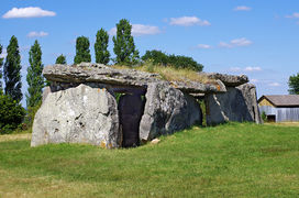 Gennes dolmen de la madeleine-2014b.jpg