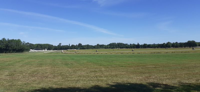 Fichier:Rochefort champ courses r20-16.jpg
