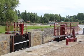 Grezneuville ecluse 2018-3958.JPG